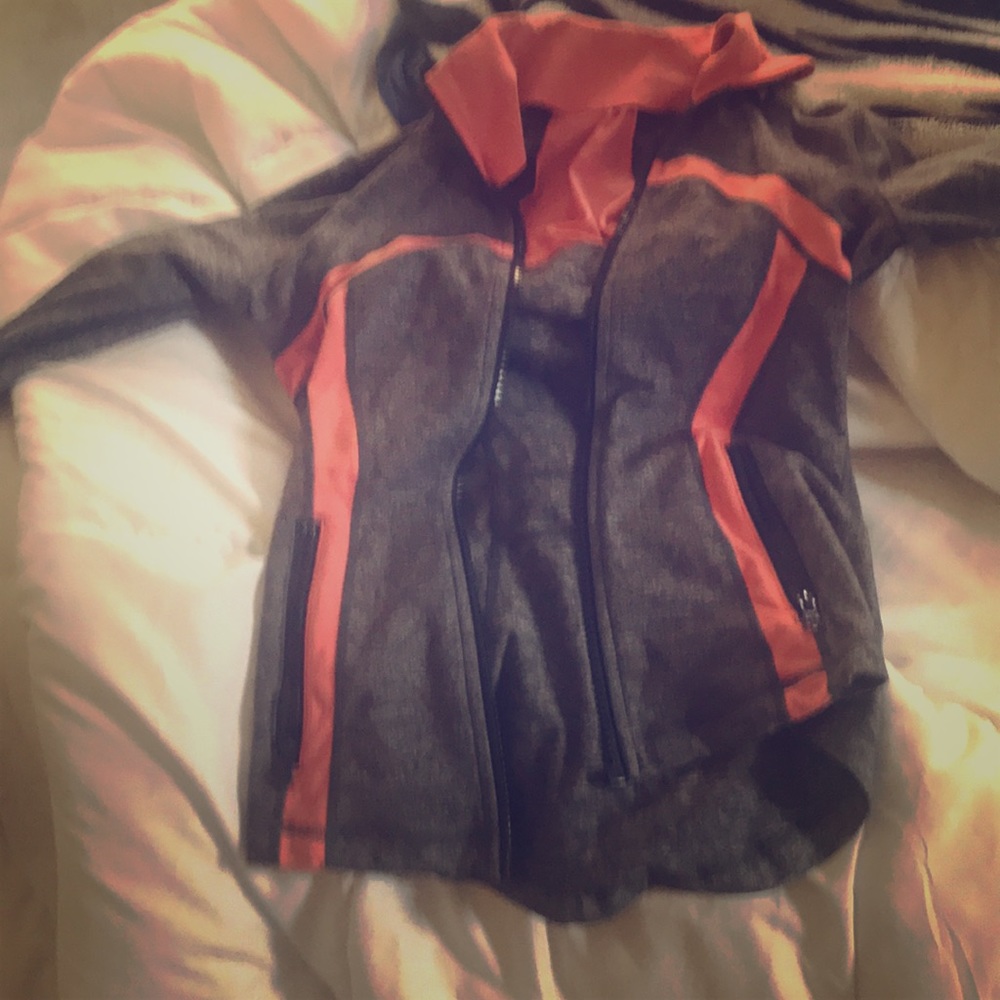Luluelom zip up